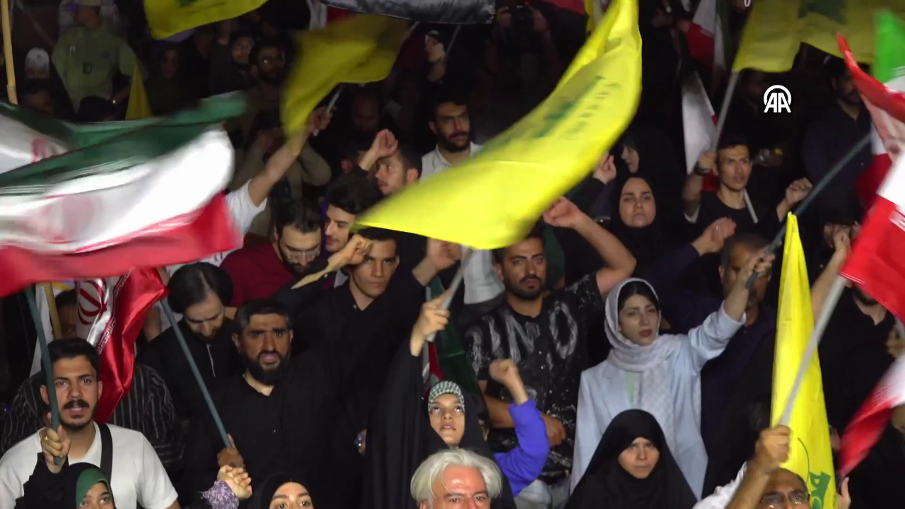 Netanyahu bir de buraya bak! Tahran’da zafer gecesi: İran’ın İsrail’e füze yağmurunu halk tekbirlerle kutladı