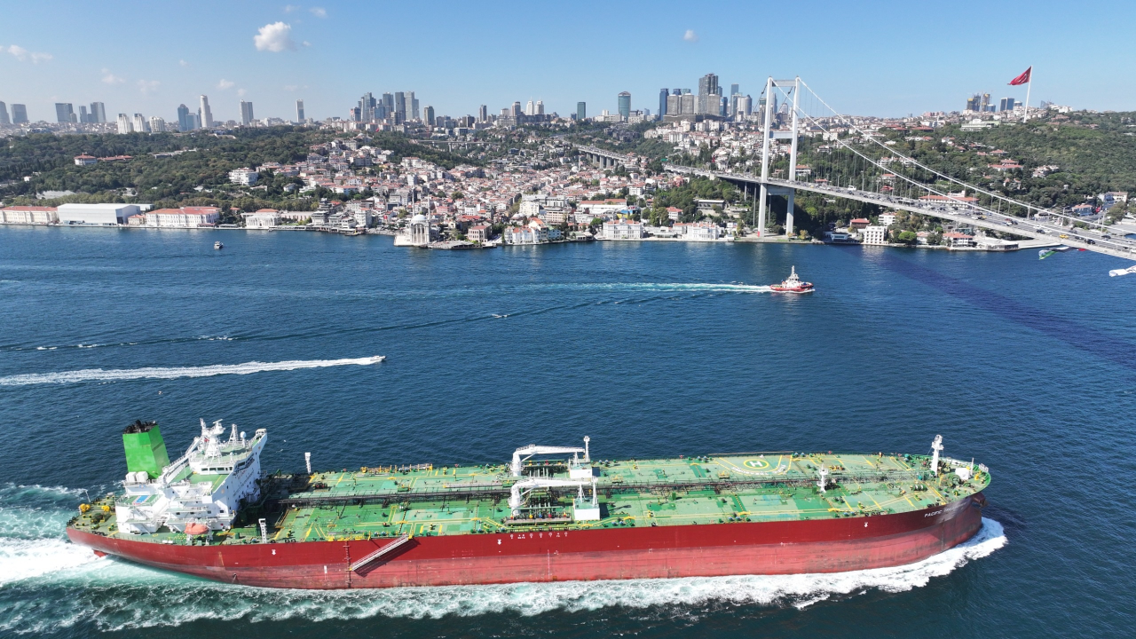 Türk boğazlarından geçiş ücreti yüzde 15 artırılıyor... Bakan Uraloğlu 2024 yılı gelirini açıkladı