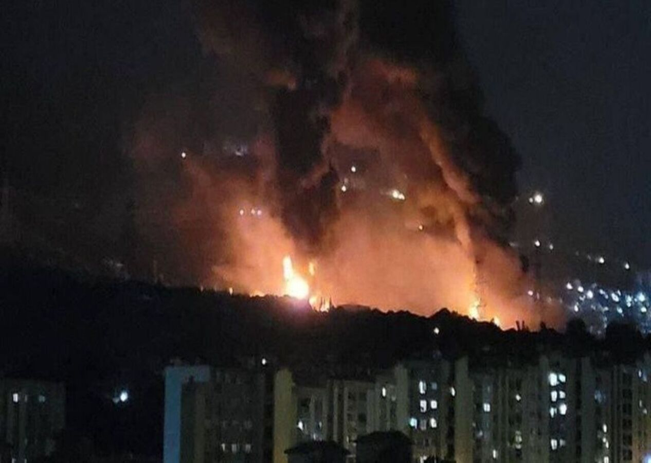 İran, İsrail'in Hayfa'daki petrol rafinerisini vurdu: Füze yağmuru!
