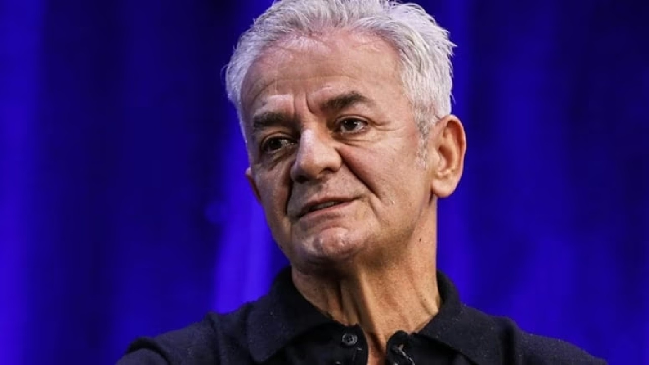 Oyuncu Zafer Algöz'den tatil fiyatlarına isyan: "Kendinize çeki düzen verin!"