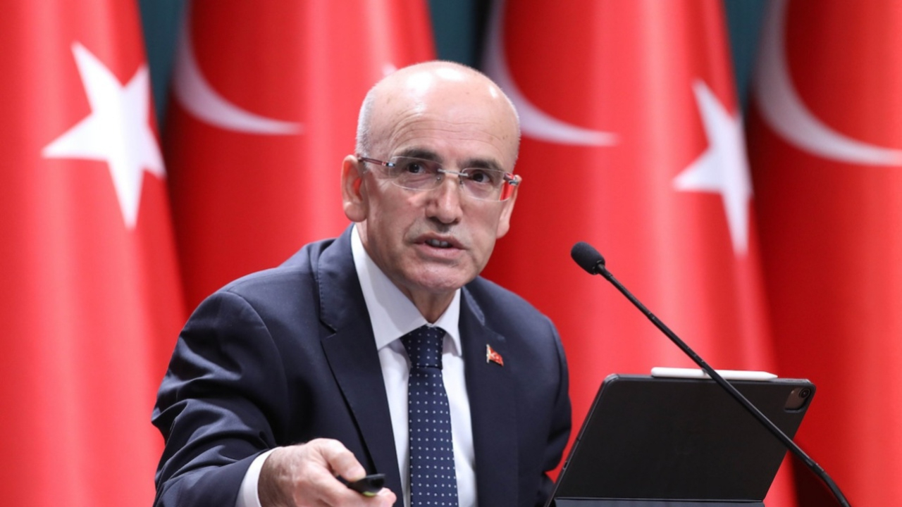 Bakan Şimşek'ten istifa iddialarına net yanıt! Cevap vermeye bile gerek duymuyorum