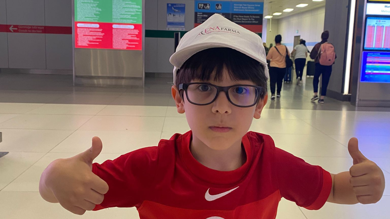Minik gurumuz! 6 yaşındaki Tuna, matematikte dünya şampiyonu oldu!