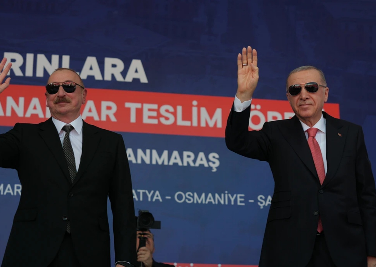 Cumhurbaşkanı Erdoğan ve Aliyev Azerbaycan Mahallesi Konutları'nı teslim etti! Erdoğan: Yaşadığımız süreç milli mücadele ile eş değer!