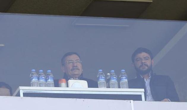 Melih Gökçek de orada! Ankara'da gergin karşılaşma