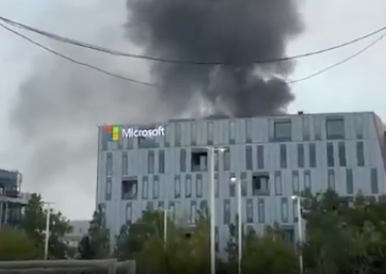 İran’ın füzeleri İsrail’deki Microsoft binasına isabet etti!