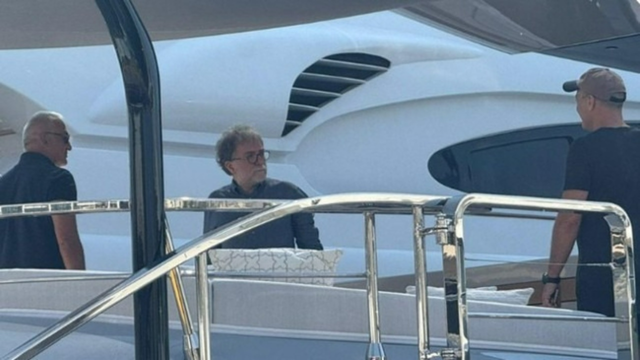 Ahmet Hakan ve Bakan Mehmet Nuri Ersoy lüks yatta görüntülendi sosyal medya karıştı! Röportaj mı tatil mi?