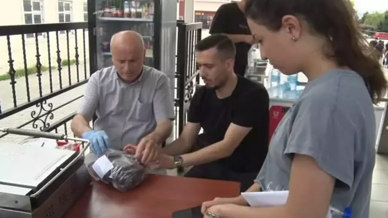 YKS'nin ilk kazananı belli odu: Emanetçiler kişi başı 50 TL kazandı!