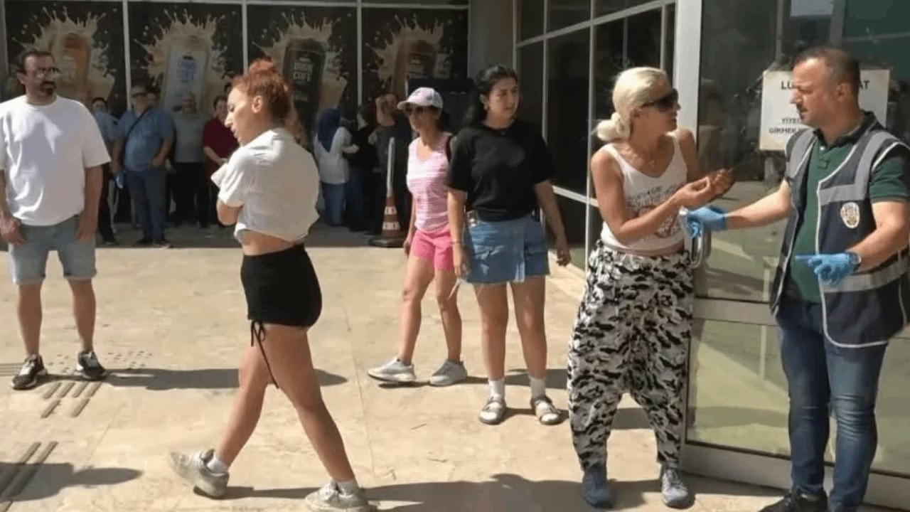 YKS'de kıyafet polemiği! Öğrenciler sınava giremedi, sosyal medyada olay oldu...