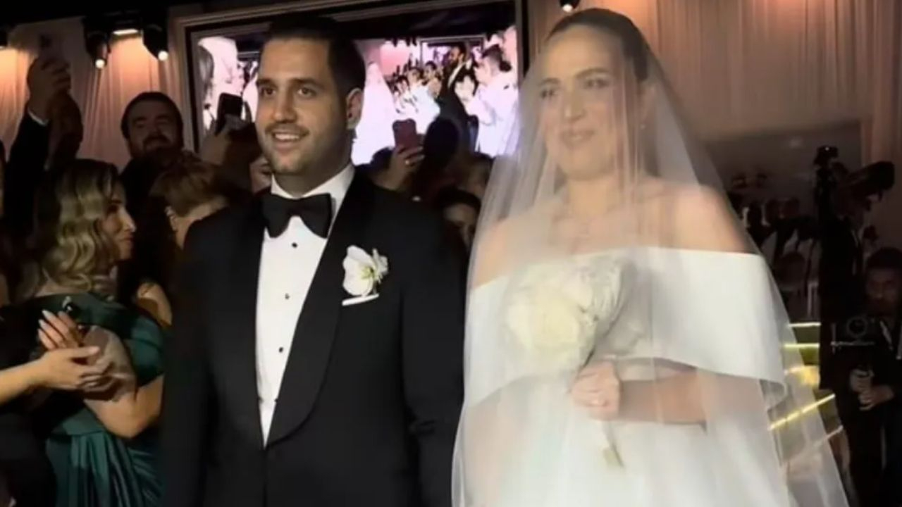 Çorum'da dünyaevine girmişlerdi! Elif Engin ile Ahmet Emin Ahlatcı'dan balayı pozu geldi