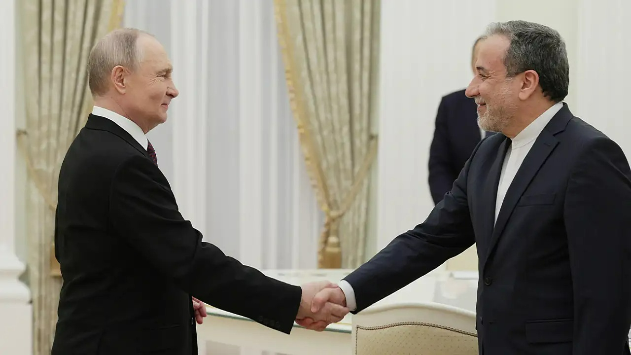 Gündem ABD'nin saldırısı! İran Dışişleri Bakanı Moskova’da! Putin'le kritik görüşme başladı