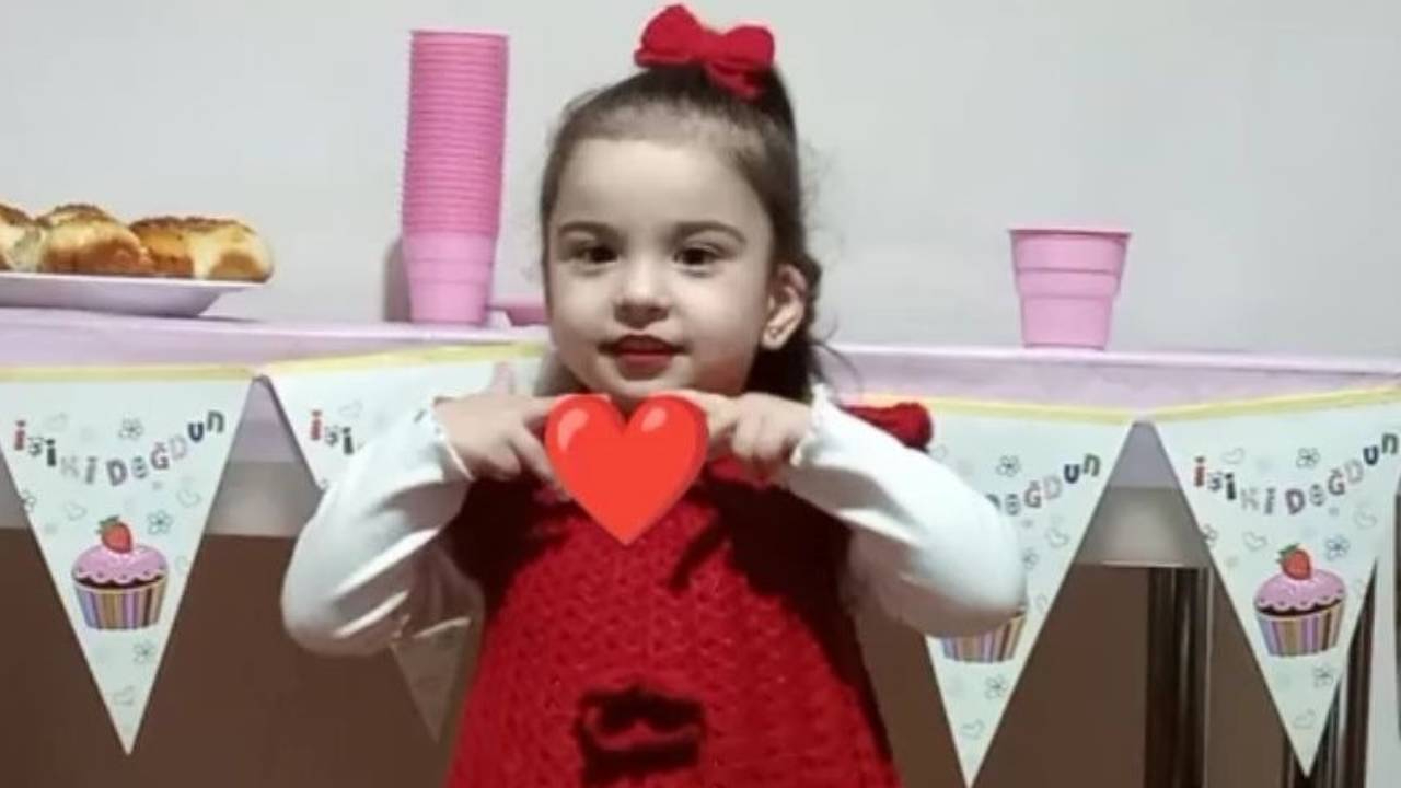 Urla'da kahreden ölüm: 2 yaşındaki Nazlı ailecek gittikleri tatilde havuza düşerek boğuldu