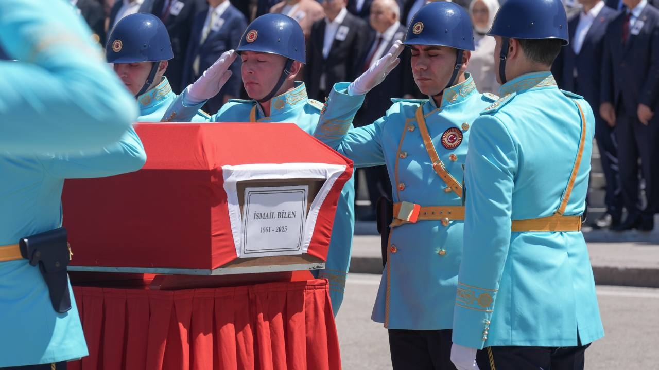 AK Partili vekil İsmail Bilen, TBMM'de son yolculuğuna uğurlandı... Evinde ölü bulunmuştu