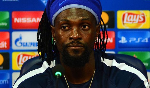 Adebayor'dan Pepe'ye esprili mesaj! / VİDEO