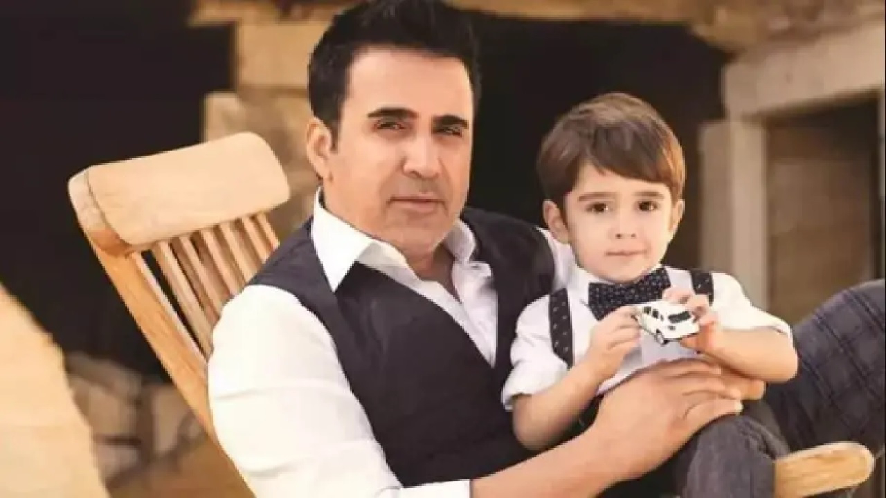 Babasına özendi! Emrah'ın oğlu Elyesa'dan sahneye hayran bırakan performans!