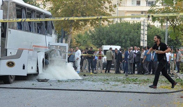Mersin'de polis servis aracına düzenlenen saldırının faili belli oldu!