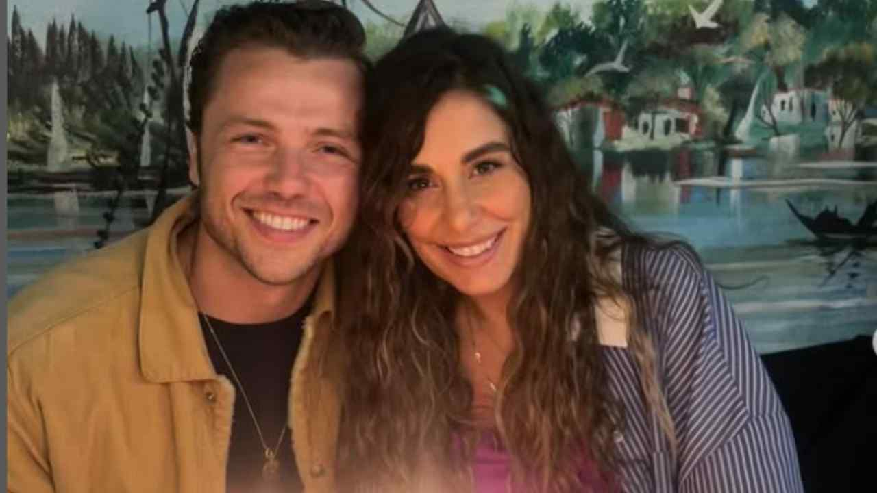 Tolga Sarıtaş'ın eşi Zeynep Mayruk kimin kızı, babası kimdir, bebeklerinin adı ne olacak?