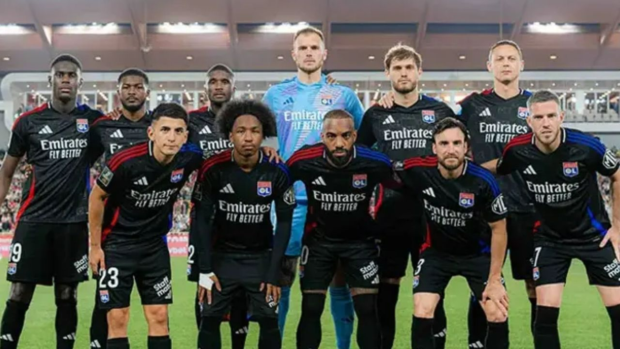 Şok karar! Avrupa devi Lyon Ligue 2'ye gönderildi: 500 Milyon euro borçla dibe vurdular!