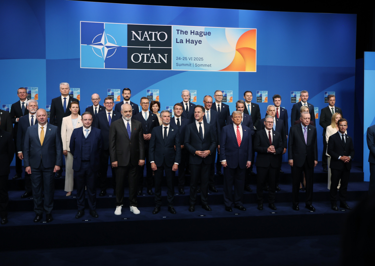 Lahey’deki NATO zirvesinde aile fotoğrafı: Cumhurbaşkanı Erdoğan, Trump ve Starmer en önde