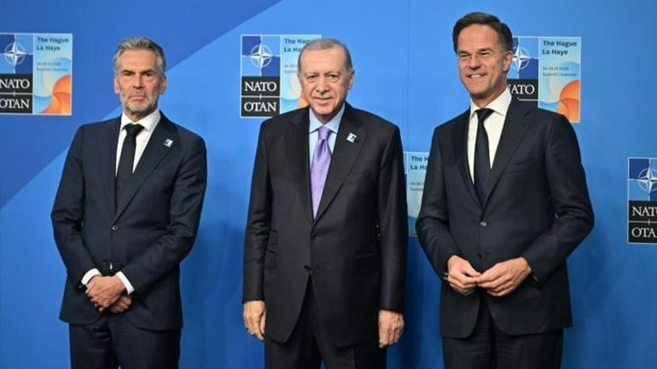 Erdoğan'dan diplomasi dersi: NATO'nun zirve maratonunda 6 liderle kritik görüşme!