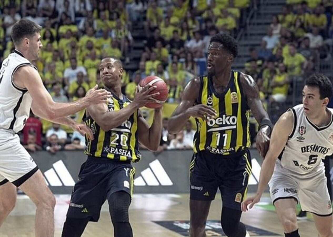 Fenerbahçe ezeli rakibini yıktı, Basketbol Süper Ligi'nde şampiyonluğa ulaştı (Fenerbahçe Beko 84 - 68 Beşiktaş Fibabanka | Maçın özeti)