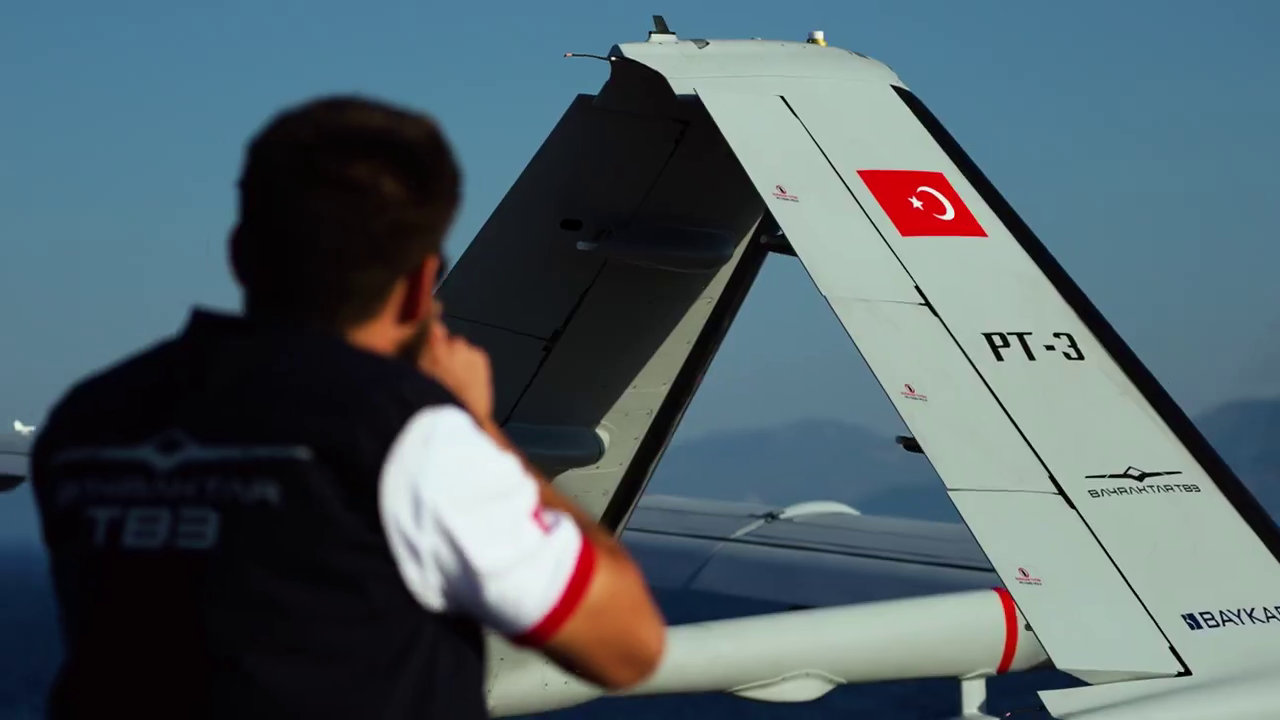 Bayraktar TB3 havacılık tarihine geçti! TCG Anadolu KİDA’yı kontrol etti süpersonik vuruşla nokta atışı!