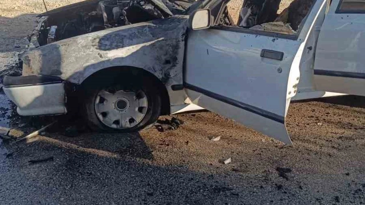 Adıyaman’da seyir halindeki otomobil alev aldı