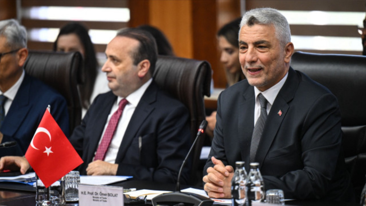 Türkiye'ye vize müjdesi! Bakan Bolat'tan Schengen vizesi için yeni sistem açıklaması