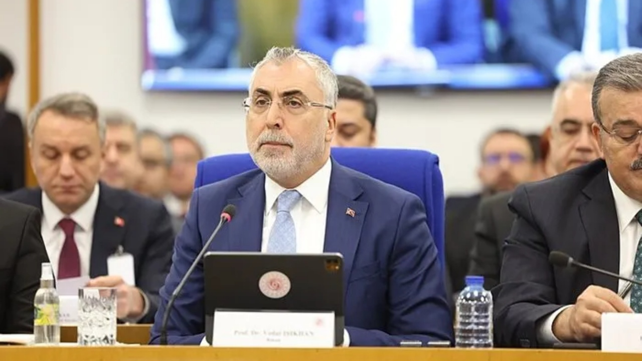 Bakan Işıkhan'dan memur ve emekli maaşı açıklaması! Ciddi iyileştirmeler yaptık