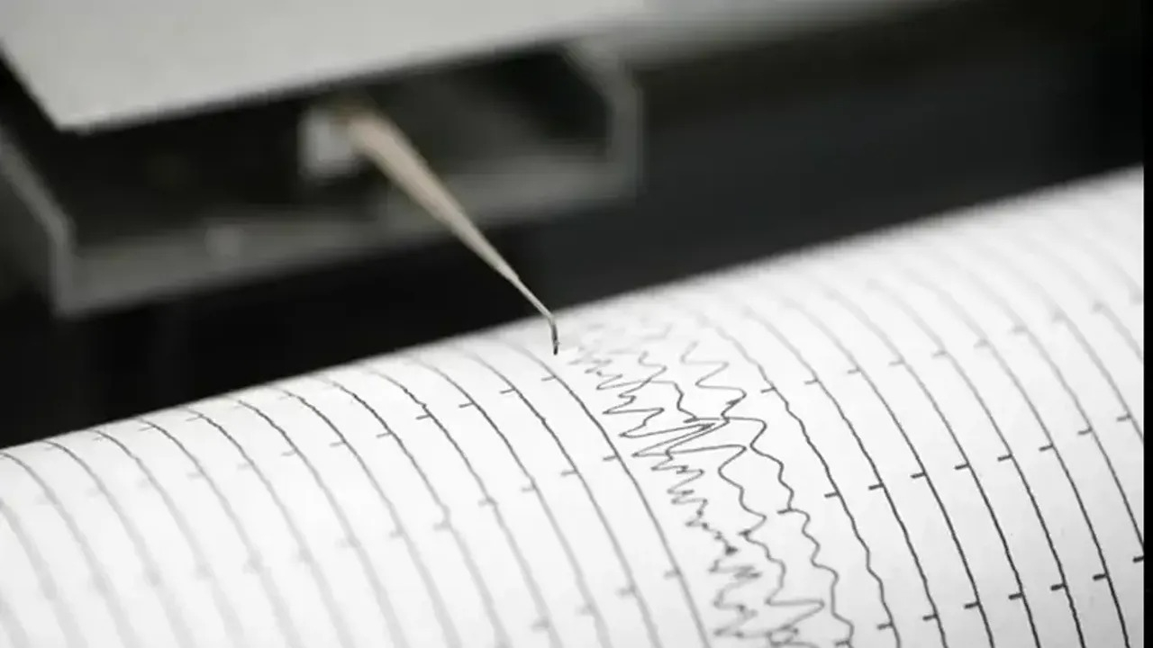 Hakkari'de akşam vakti korkutan deprem!