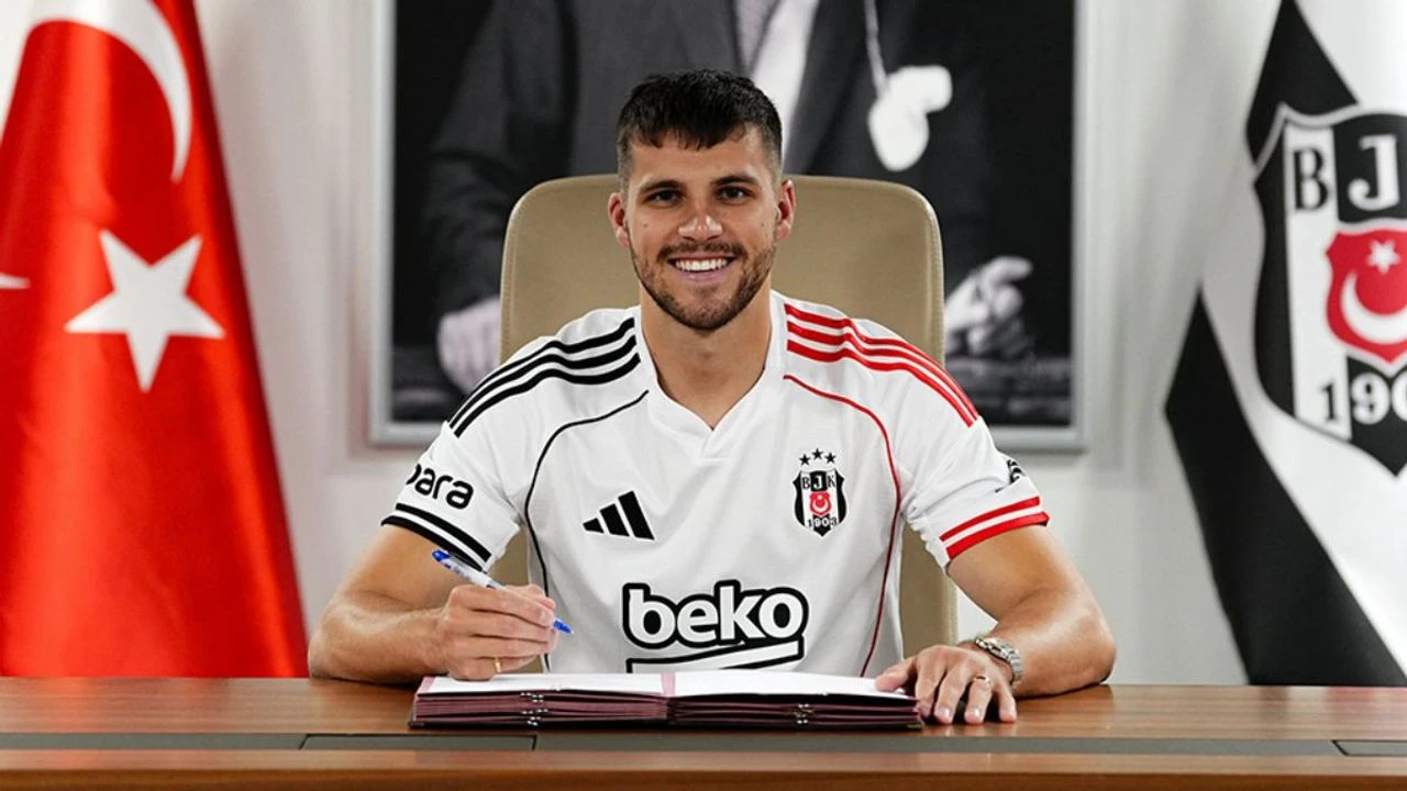 Beşiktaş yeni sezonun ilk transferini resmen duyurdu!