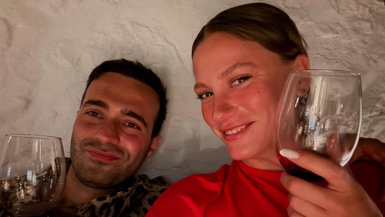 Mert Demir ile Serenay Sarıkaya, ayrılık söylentilerine romantik paylaşımlarıyla son noktayı koydu!
