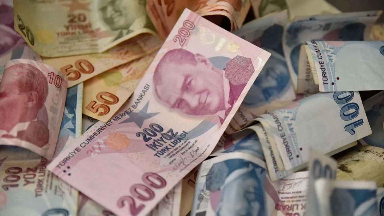 Memur ve emeklinin yeni maaş tablosu netleşti! Kim ne kadar maaş alacak? İşte en güncel tablo...
