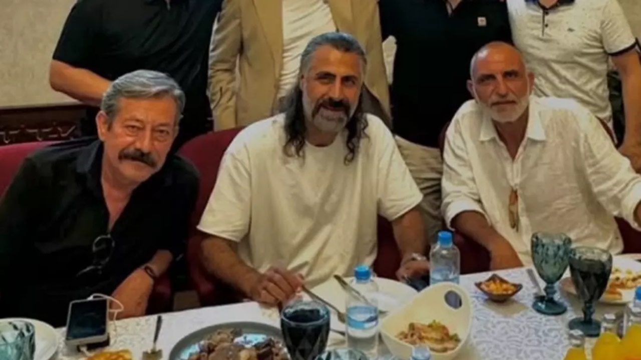 Kurtlar Vadisi'nin Memati, Abdülhey ve Pala’sı buluştu! Sosyal medya o pozu konuşuyor: Çok yaşlanmışlar