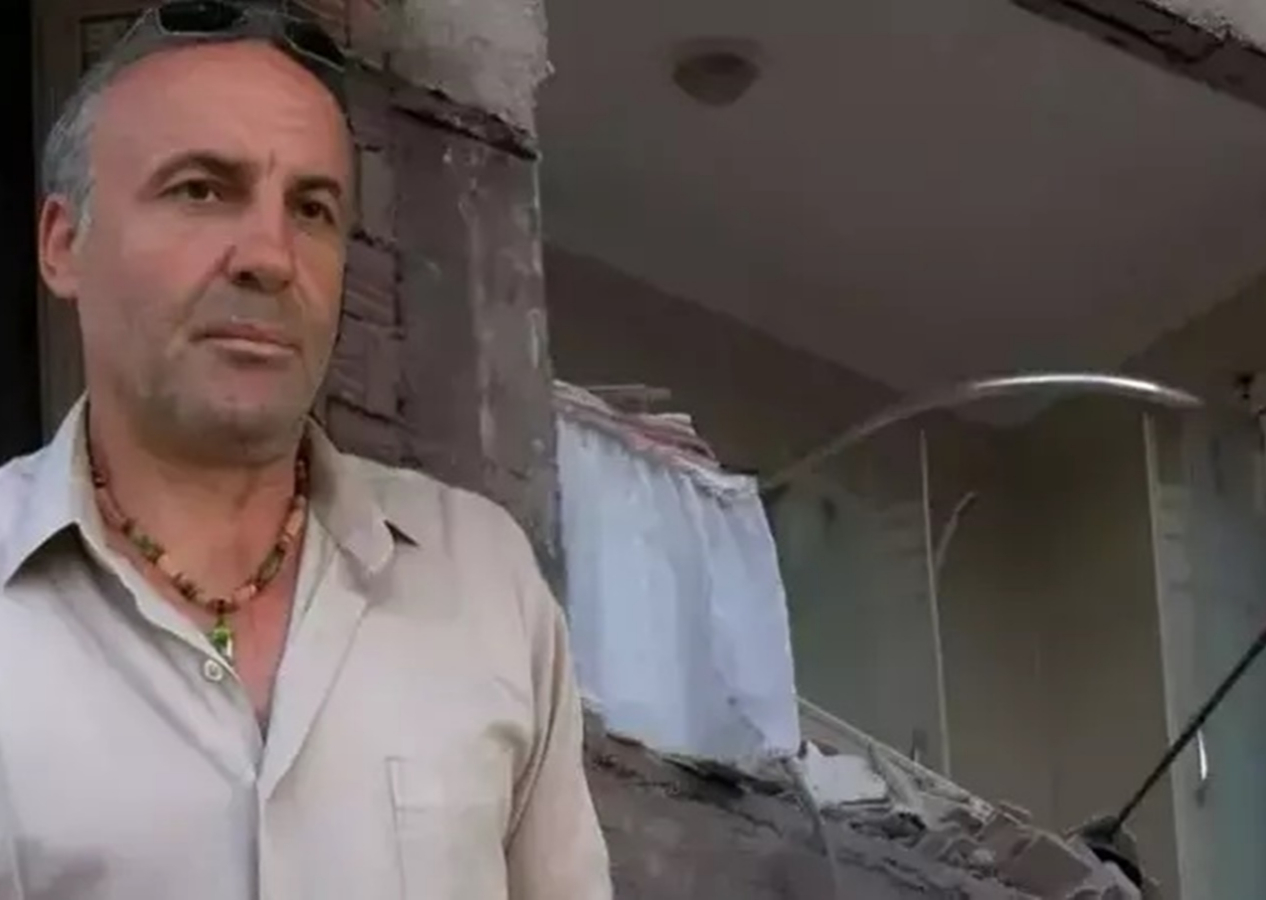 Güngören’deki yıkım çalışmasında ünlü oyuncu Orhan Yaylacıkoral’ın evi hasar gördü! Banyo duvarları açıkta kaldı