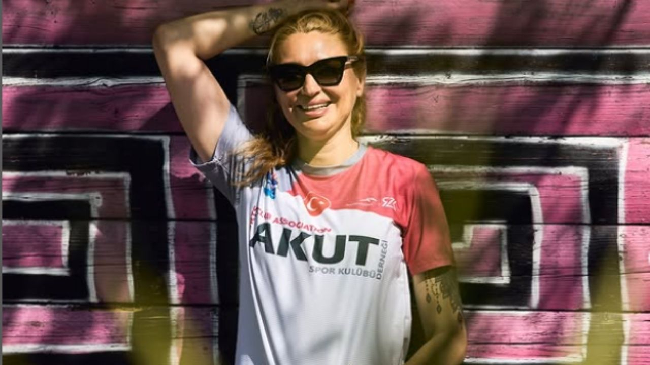 Tarkan’ın eski sevgilisi Bilge Öztürk kimdir? Kaç yaşında, nereli, ne iş yapıyor? Sörf Okulu neden yandı?