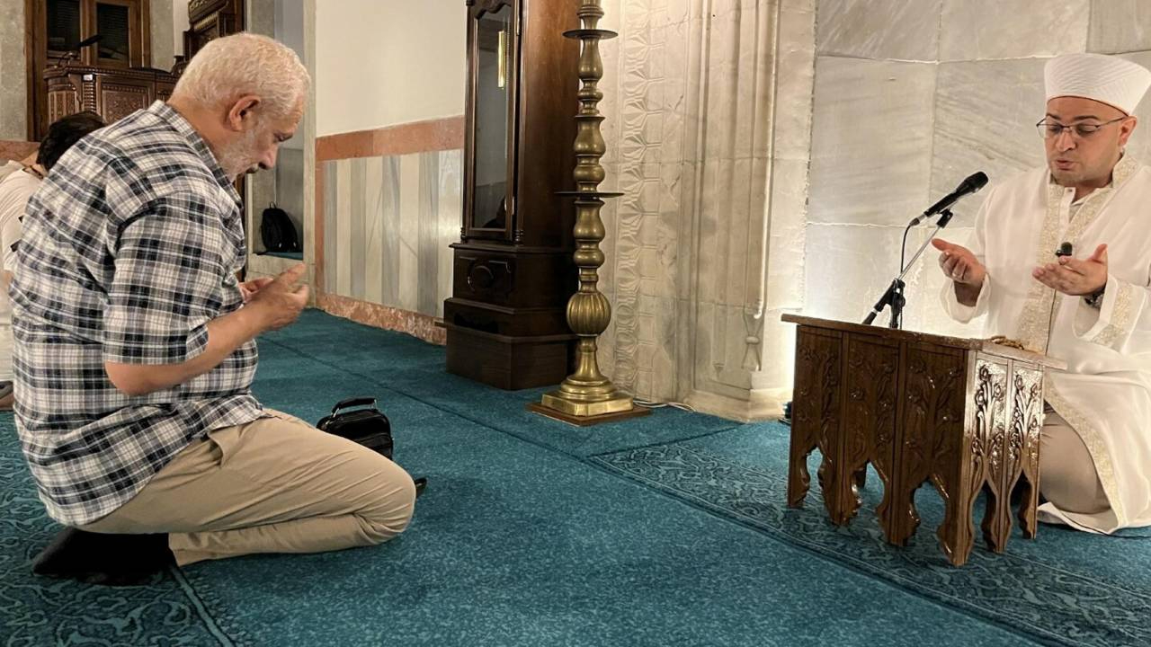 Eller semaya kalktı, 81 ilde orman yangınları için dualar okundu