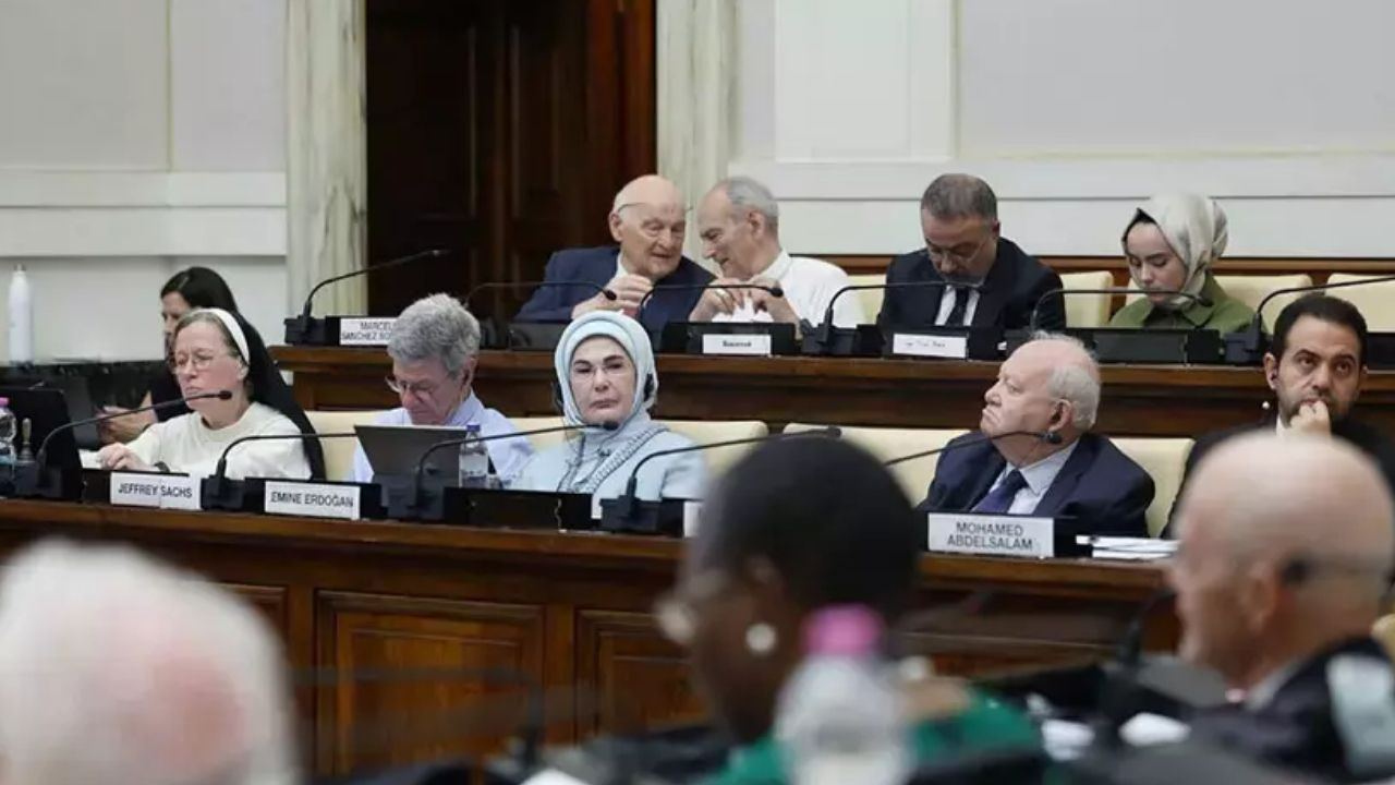 Emine Erdoğan’dan Vatikan’da "Dünya 5'ten büyüktür" çağrısı
