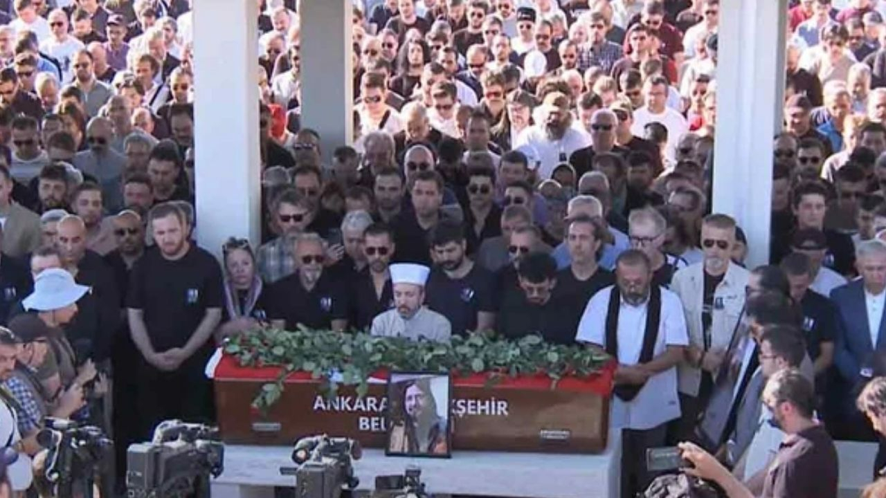 Nihat Genç’in mezarına Bosna ve Maçka’dan toprak serildi! Bozkurt figürüyle uğurlandı
