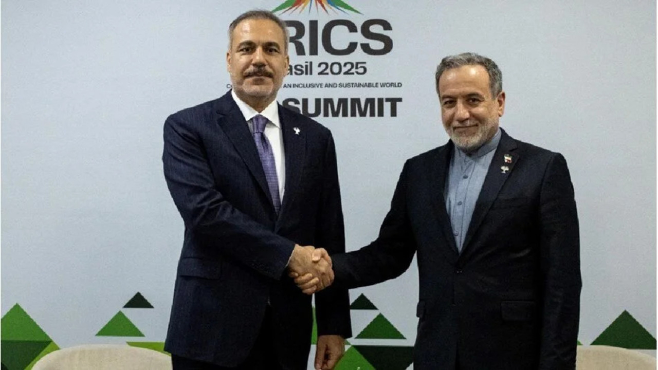 Dışişleri Bakanı Hakan Fidan, İranlı mevkidaşı Abbas Arakçi ile görüştü