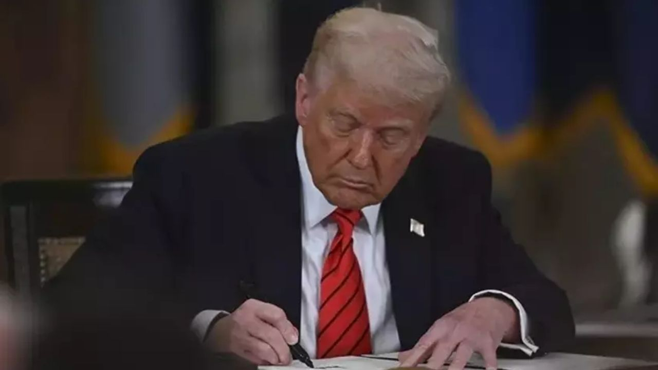 Trump’tan ekonomi savaşları için yeni hamle! 12 ülkeye şok tarife kararı