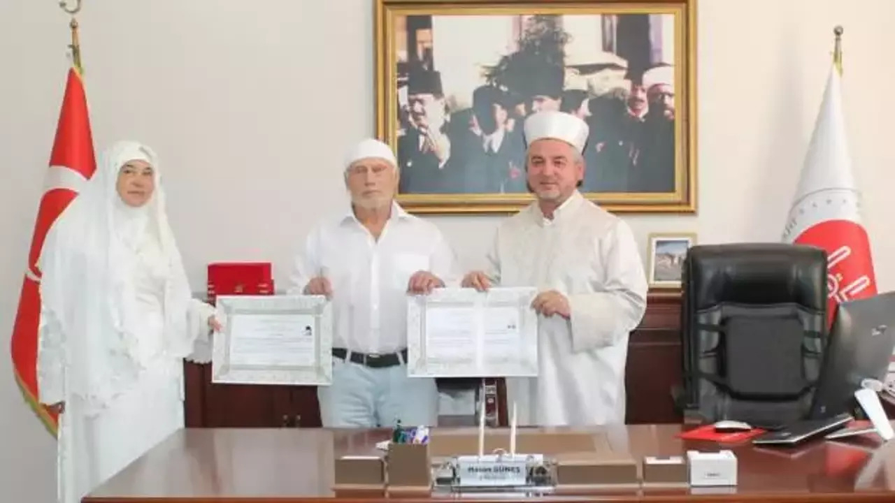 Rusya vatandaşı profesör karı-koca Müslüman oldu: Bugün bizim bayramımız