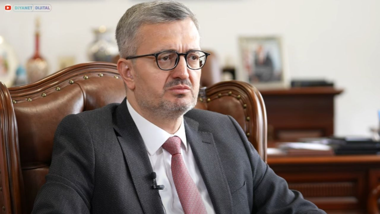 Burhanettin Duran kimdir, eşi kim, yeni İletişim Başkanı mı oldu?