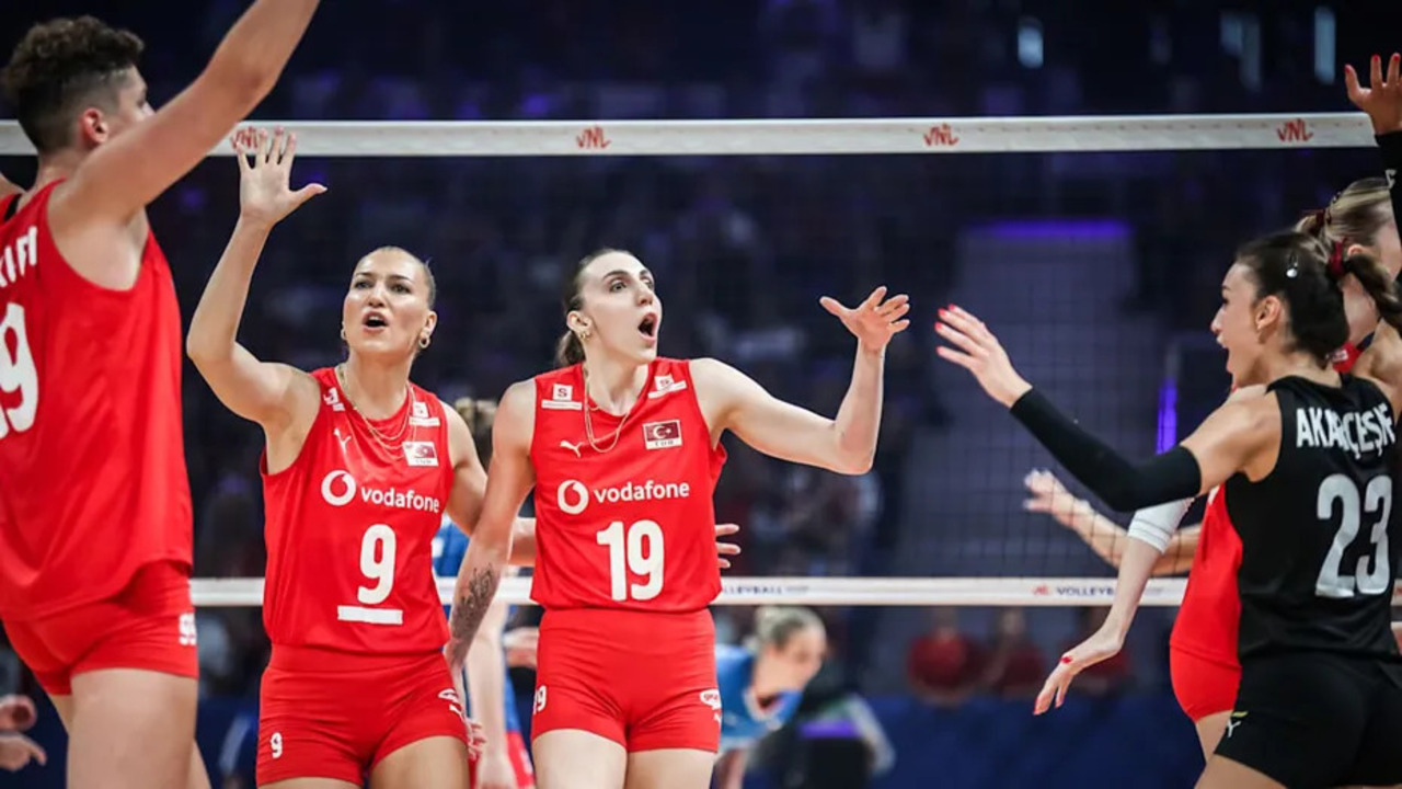Filenin Sultanları lidere takıldı, üst üste ikinci mağlubiyetini aldı (Türkiye 2 - 3 İtalya | Maçın sonucu)