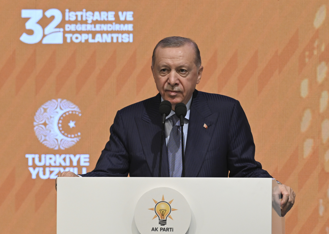 Cumhurbaşkanı Erdoğan: CHP'nin ve başındaki karikatür tipin tüm çırpınışlarına rağmen kendilerini ciddiye almıyoruz