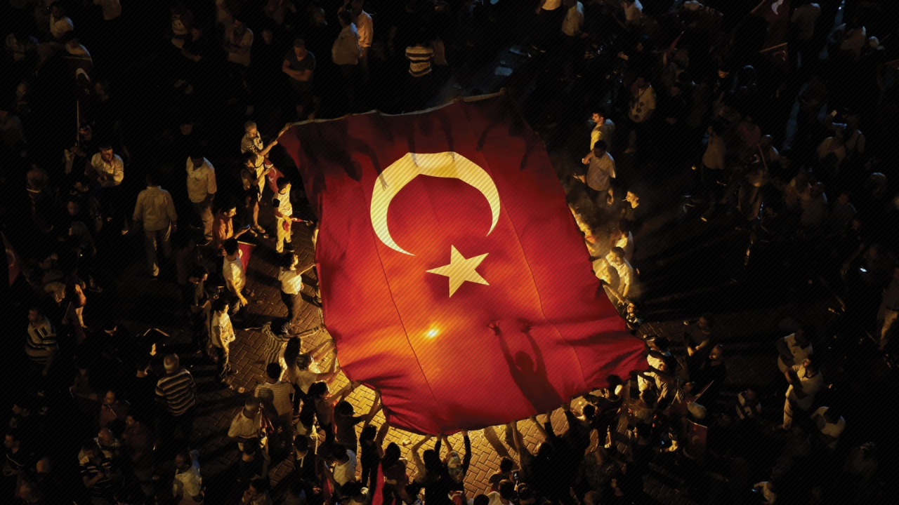 15 Temmuz'da ne büyük bir bela atlatmışız! Hain darbe girişiminin 9. yılında gazete manşetleri...