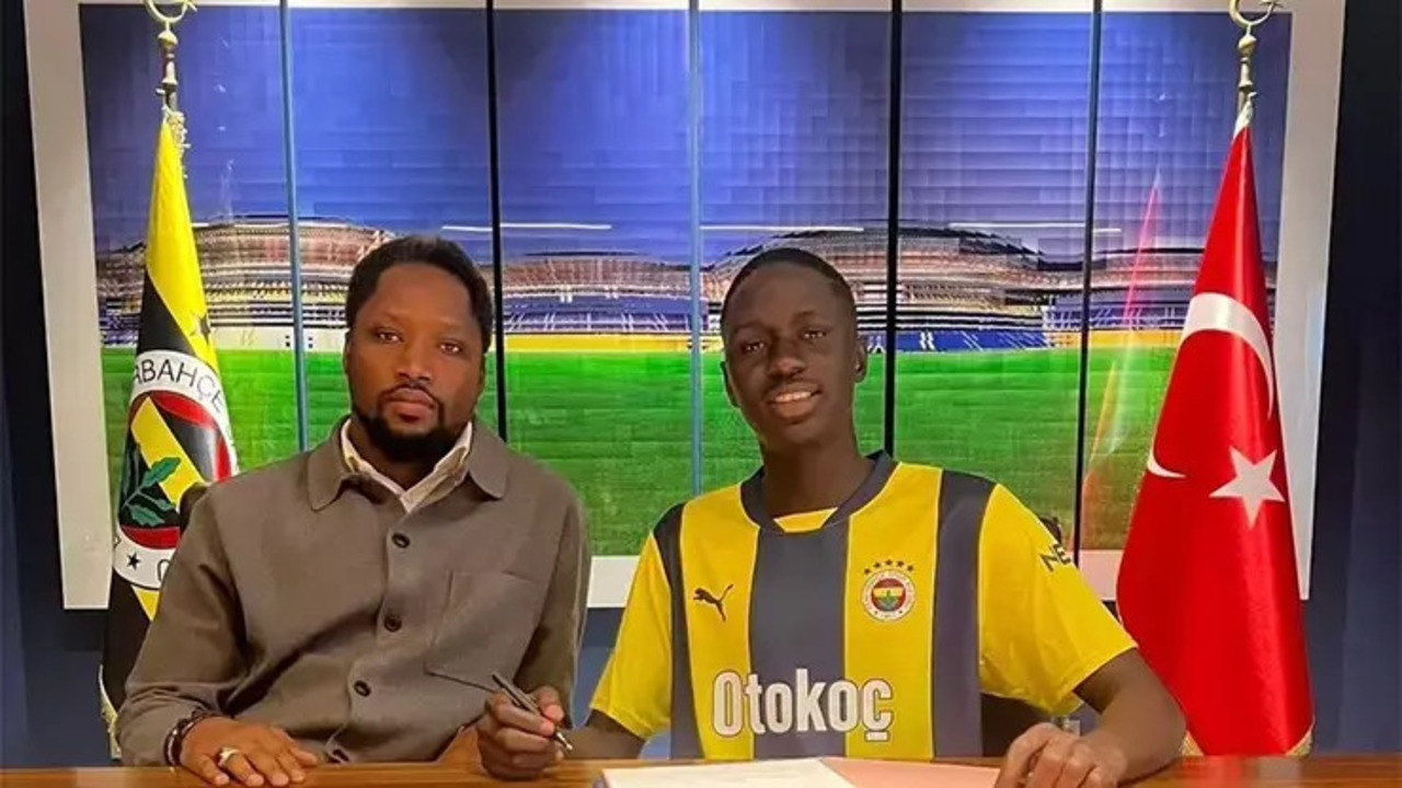 Fenerbahçe'ye 18'lik yıldız adayı! Transfer resmen açıklandı