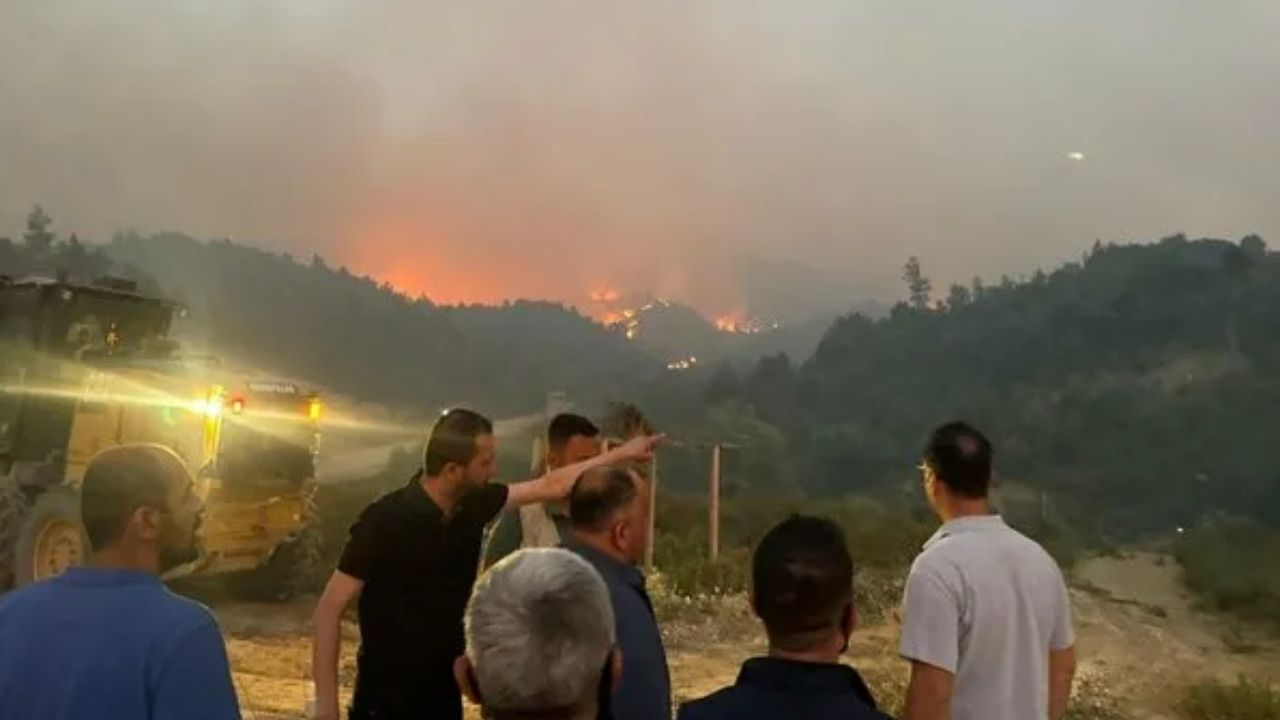 Yangın sınırımıza dayandı! Suriye'deki alevler Hatay'a sıçradı! Alevlere karşı büyük mücadele...