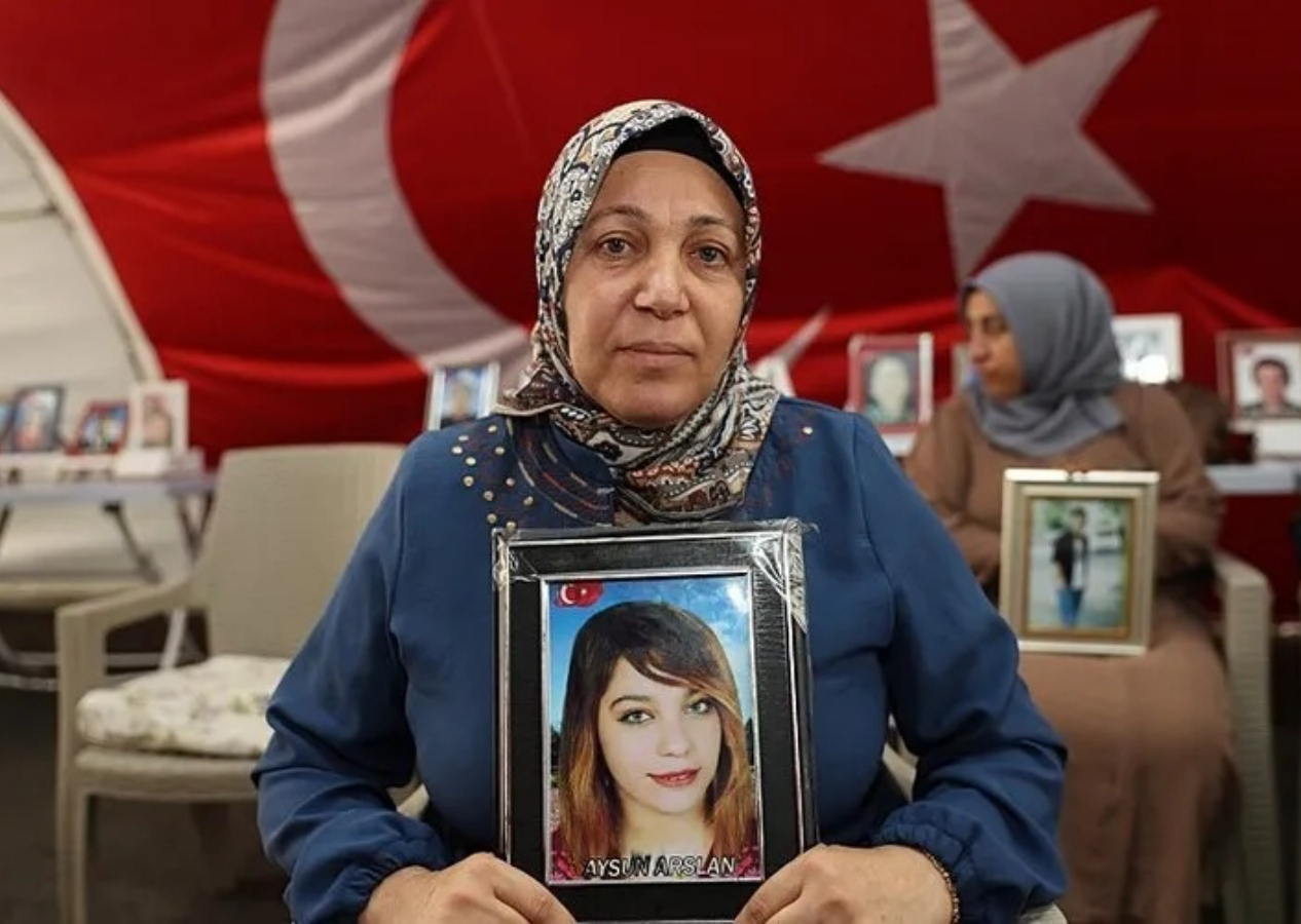 Terörsüz Türkiye Diyarbakır annelerinin yüreğine su serpti: Devletimiz büyüklüğünü gösterdi! Evladım terör kurbanı oldu, başka canlar yanmasın