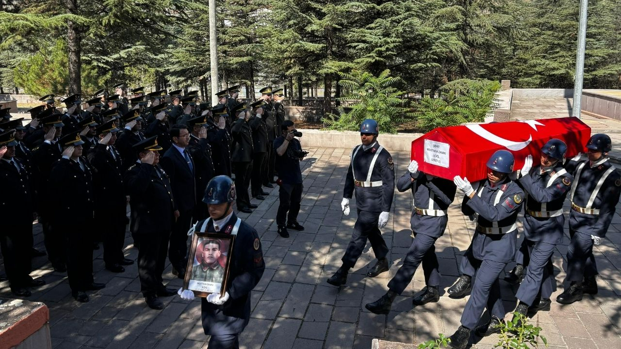 67 yıl sonra vatan toprağında! Şehit Jandarma Çavuş Mustafa Zamkı'nın naaşı memleketine getirildi