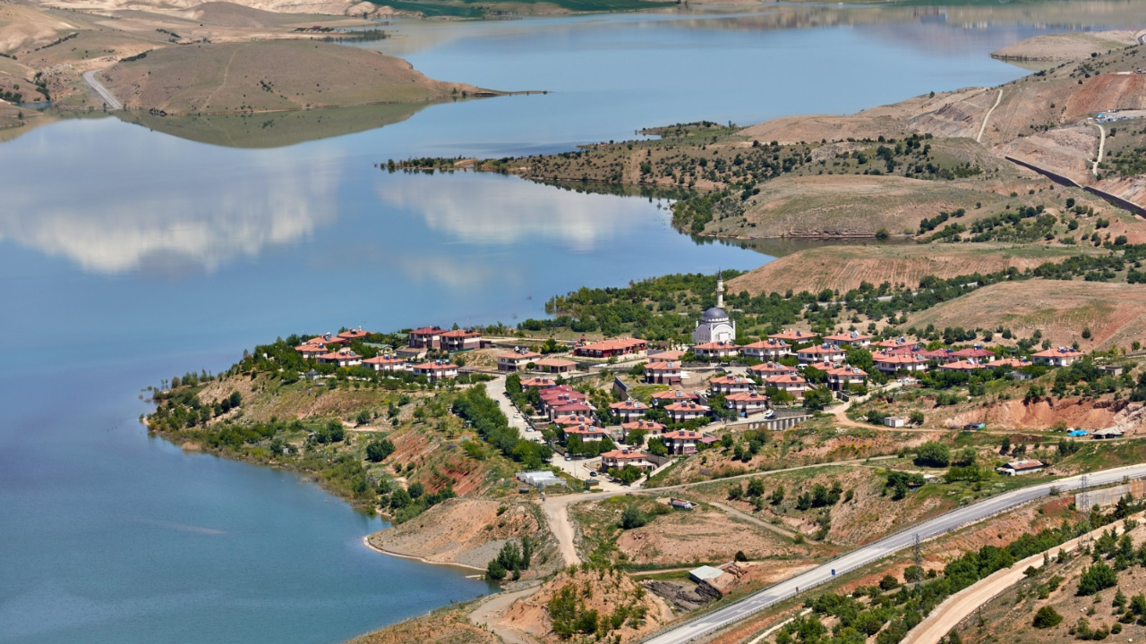 Esnaf batıyor gençler gidiyor! Erzincan İliç'teki altın madeni kapandı, bölgede işsizlik arttı!
